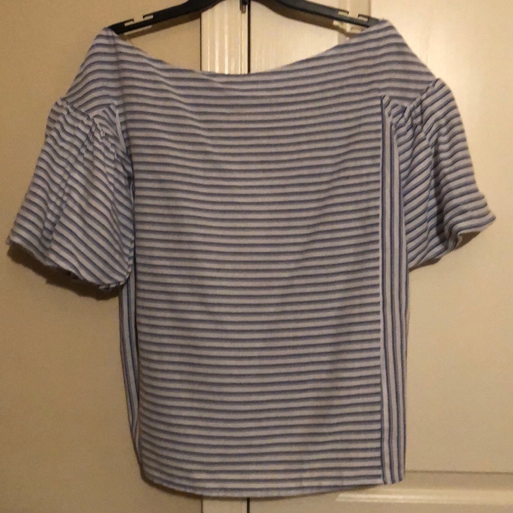 NWT off the shoulder shirt size M